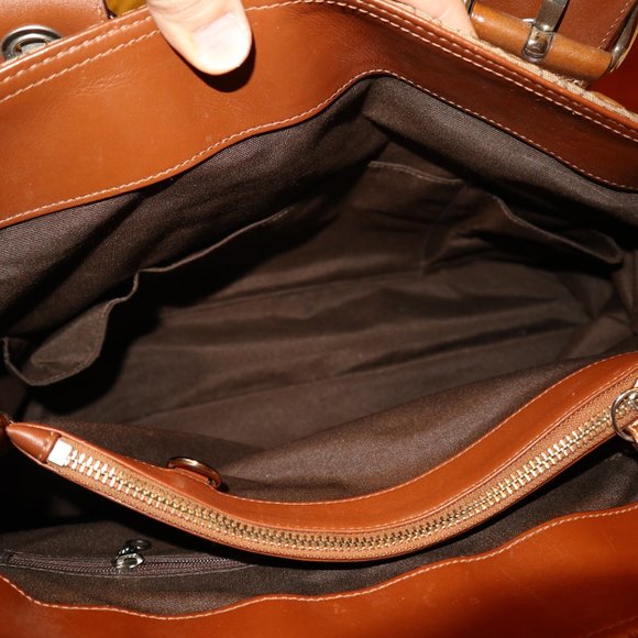 Coach Satchel/Tote with divided compartments - Picture 5 of 5